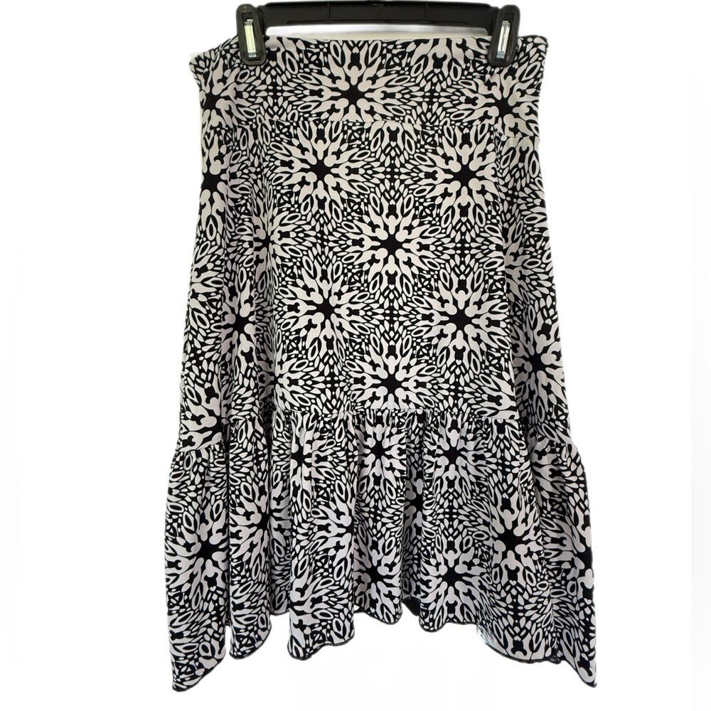 Black & White Patterned Women’s Skirt